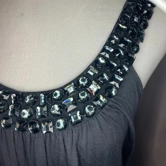 B’leev sleeveless tunic beaded neck - Picture 2 of 5